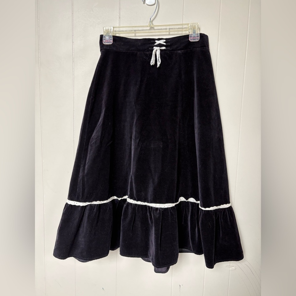 Vintage Black Velvet Skirt With White Lace!